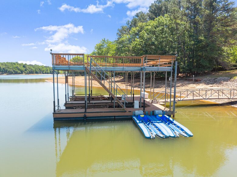 Ark on Lake Lanier - Gainesville, Georgia