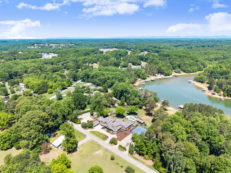 Ark on Lake Lanier - Gainesville, Georgia