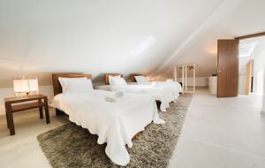 Alenquer Wine Country Estate | Sophisticated Scale & Panoramic Views - Alenquer, Portugal