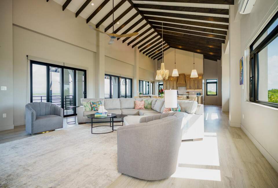 Villa Vaya Vista - 3 Story 4BR Waterfront Villa w/ Sunset Views - Maya Beach, Belize