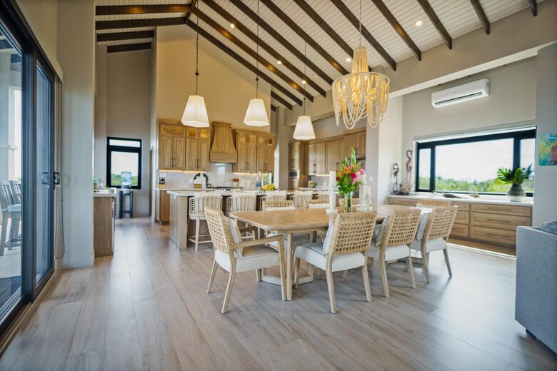 Villa Vaya Vista - 3 Story 4BR Waterfront Villa w/ Sunset Views - Maya Beach, Belize