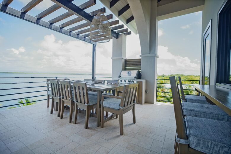 Villa Vaya Vista - 3 Story 4BR Waterfront Villa w/ Sunset Views - Maya Beach, Belize