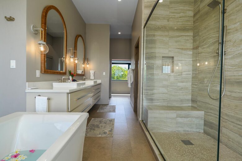 Villa Vaya Vista - 3 Story 4BR Waterfront Villa w/ Sunset Views - Maya Beach, Belize