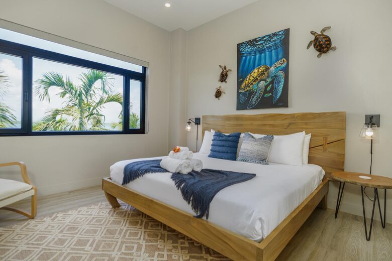 Villa Vaya Vista - 3 Story 4BR Waterfront Villa w/ Sunset Views - Maya Beach, Belize