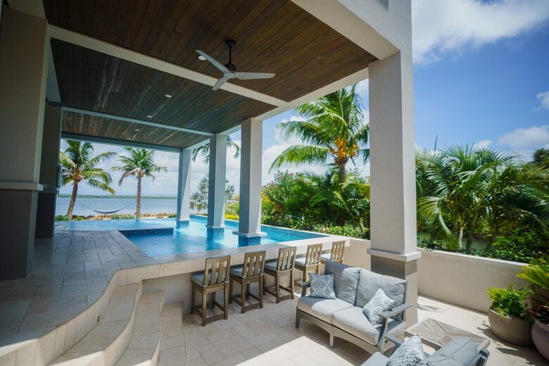 Villa Vaya Vista - 3 Story 4BR Waterfront Villa w/ Sunset Views - Maya Beach, Belize
