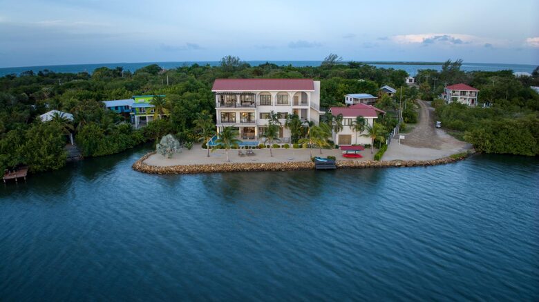 Villa Vaya Vista - 3 Story 4BR Waterfront Villa w/ Sunset Views - Maya Beach, Belize