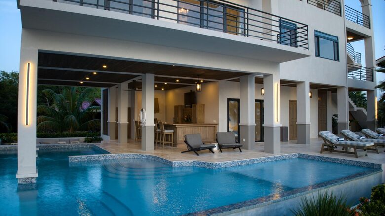 Villa Vaya Vista - 3 Story 4BR Waterfront Villa w/ Sunset Views - Maya Beach, Belize