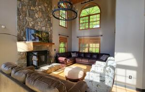 Rolling Pasture & Forest Escape in Franklin - Franklin, North Carolina