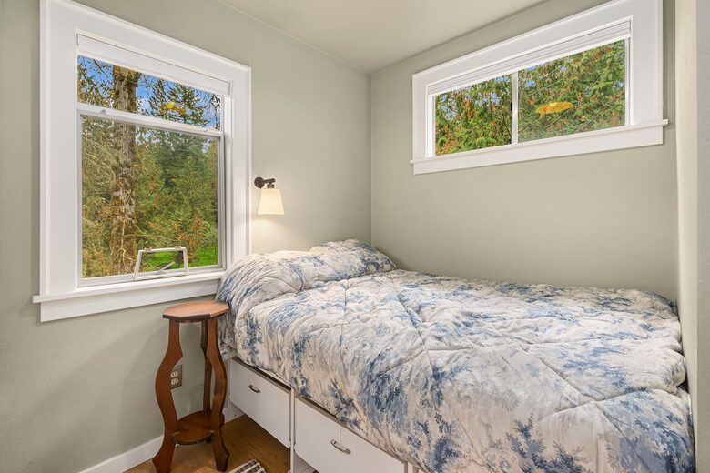 Cascade Mountain Wellness Retreat - Gold Bar, Washington