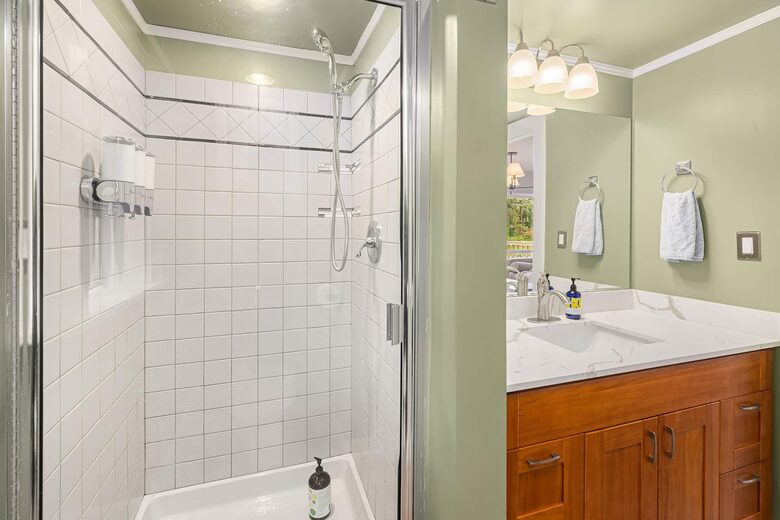 Cascade Mountain Wellness Retreat - Gold Bar, Washington