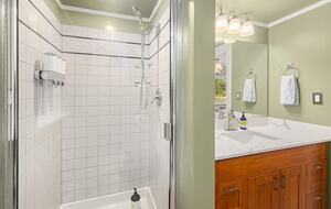 Cascade Mountain Wellness Retreat - Gold Bar, Washington