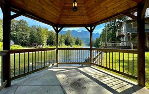 Cascade Mountain Wellness Retreat - Gold Bar, Washington