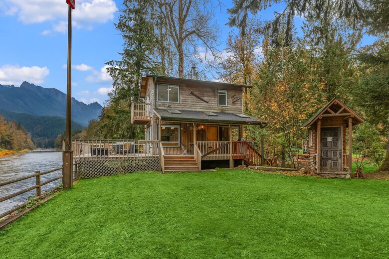Cascade Mountain Wellness Retreat - Gold Bar, Washington