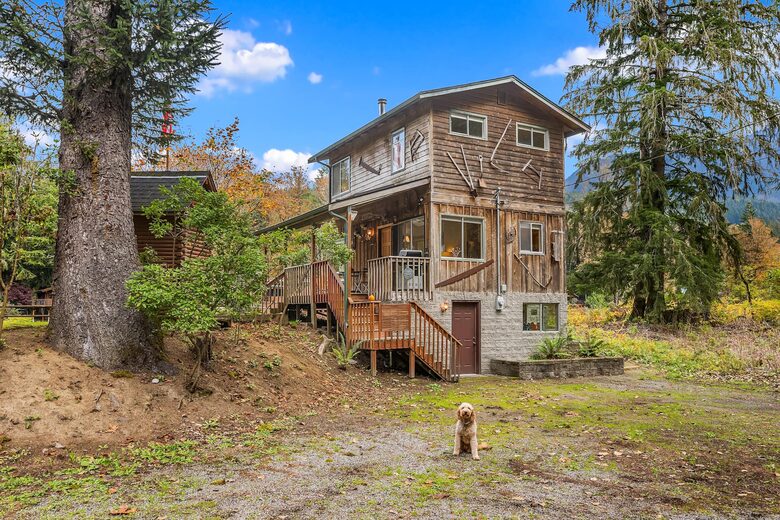 Cascade Mountain Wellness Retreat - Gold Bar, Washington