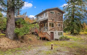 Cascade Mountain Wellness Retreat - Gold Bar, Washington