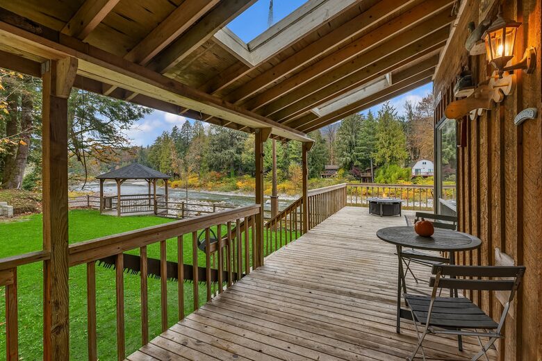 Cascade Mountain Wellness Retreat - Gold Bar, Washington