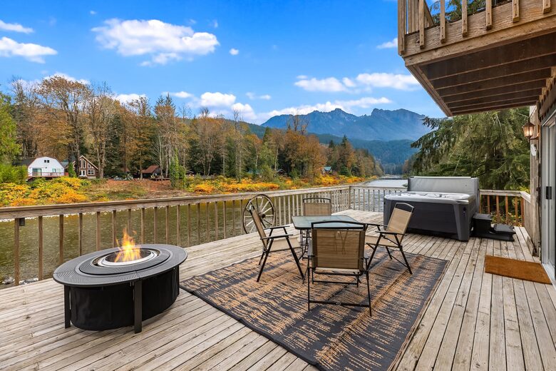 Cascade Mountain Wellness Retreat - Gold Bar, Washington