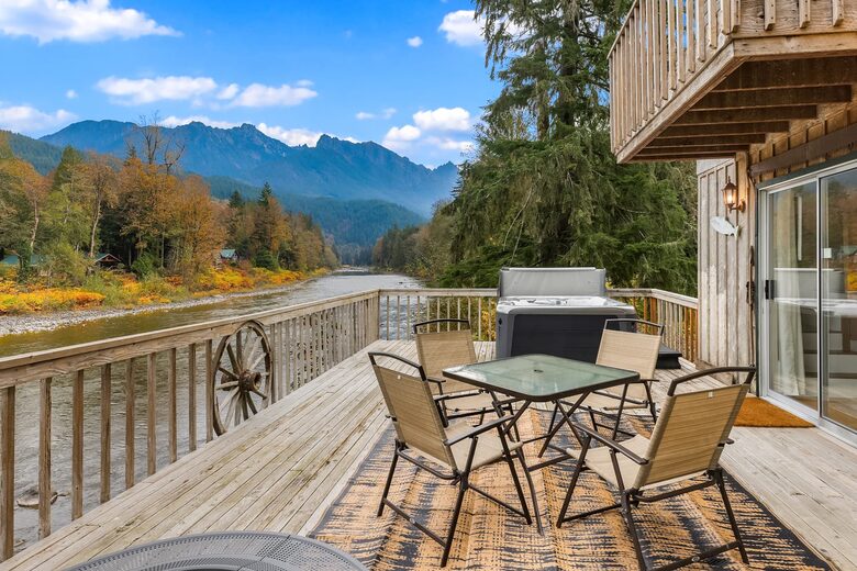 Cascade Mountain Wellness Retreat - Gold Bar, Washington