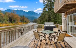 Cascade Mountain Wellness Retreat - Gold Bar, Washington