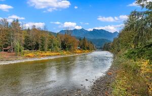 Cascade Mountain Wellness Retreat - Gold Bar, Washington
