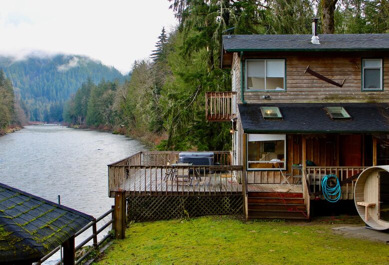 Cascade Mountain Wellness Retreat - Gold Bar, Washington