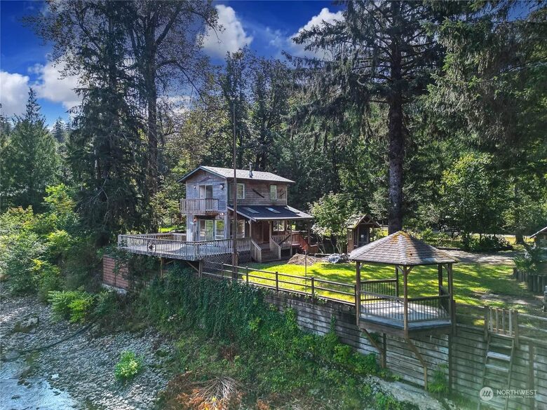 Cascade Mountain Wellness Retreat - Gold Bar, Washington