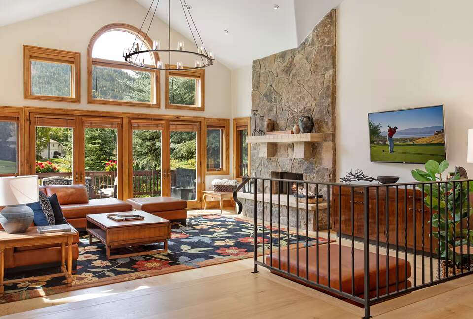 Luxury Golf Course Residence in EagleVail - Avon, Colorado
