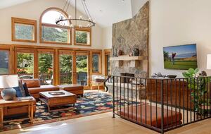 Luxury Golf Course Residence in EagleVail - Avon, Colorado