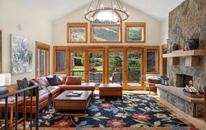 Luxury Golf Course Residence in EagleVail - Avon, Colorado