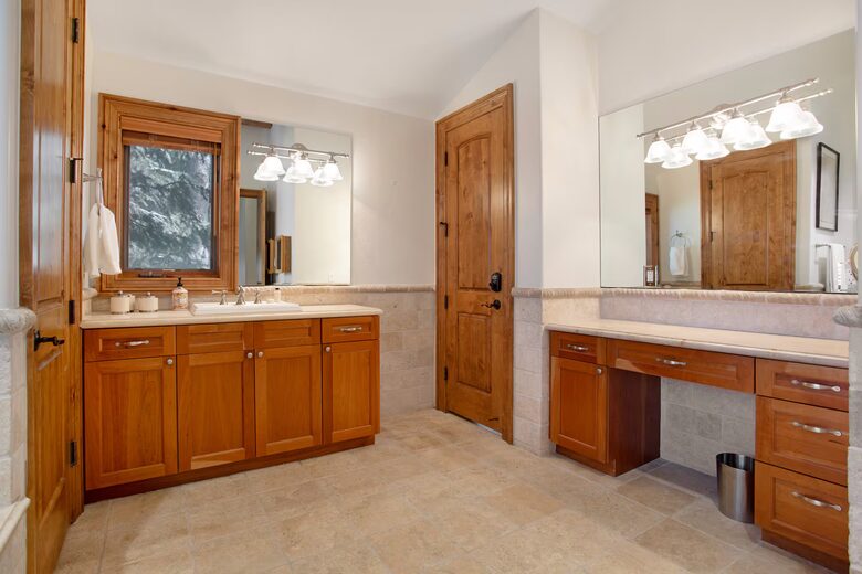 Luxury Golf Course Residence in EagleVail - Avon, Colorado