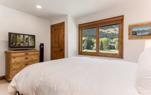Luxury Golf Course Residence in EagleVail - Avon, Colorado