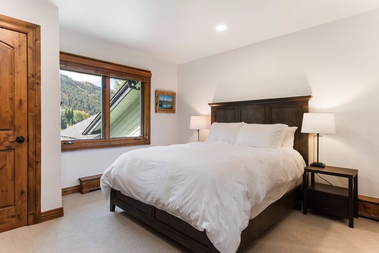Luxury Golf Course Residence in EagleVail - Avon, Colorado