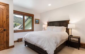Luxury Golf Course Residence in EagleVail - Avon, Colorado