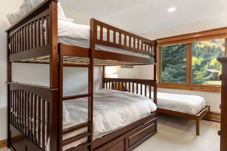 Luxury Golf Course Residence in EagleVail - Avon, Colorado