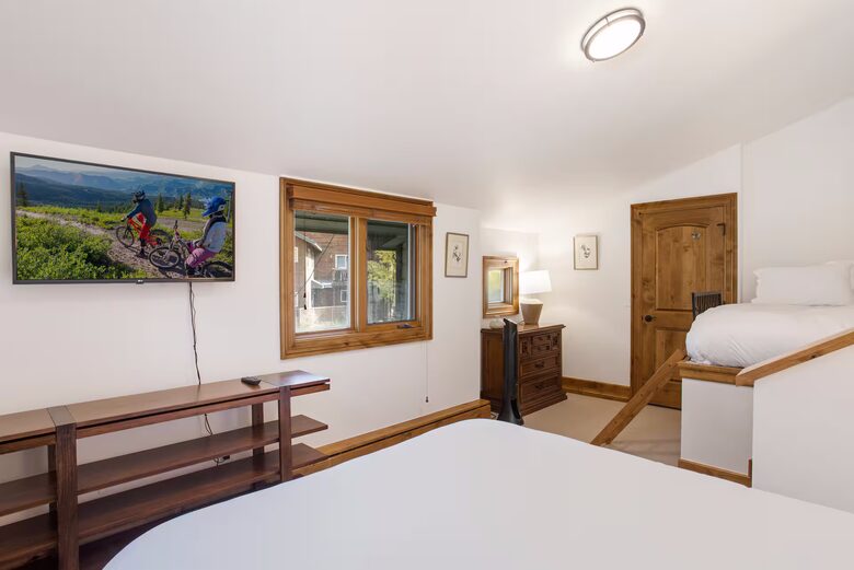 Luxury Golf Course Residence in EagleVail - Avon, Colorado
