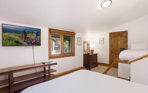 Luxury Golf Course Residence in EagleVail - Avon, Colorado