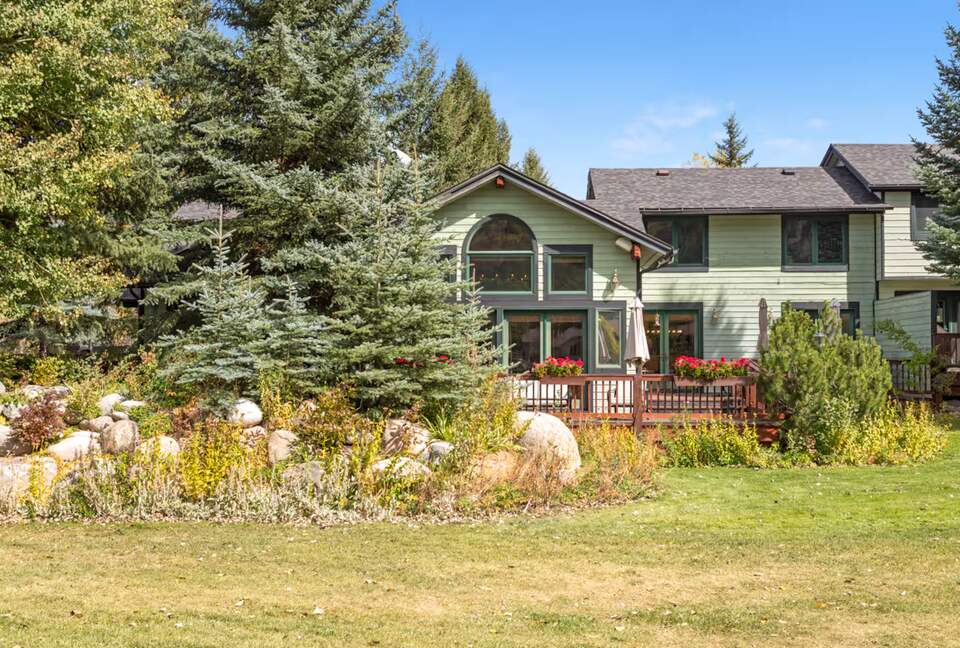 Luxury Golf Course Residence in EagleVail - Avon, Colorado