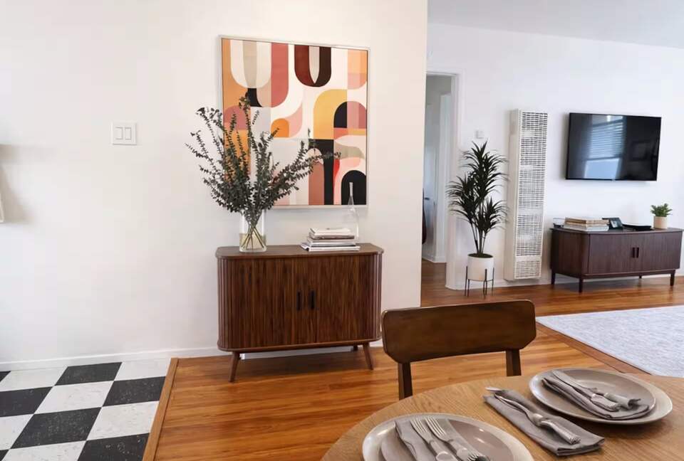 Mid-Century Beach Retreat Near Retro Row - Long Beach, California