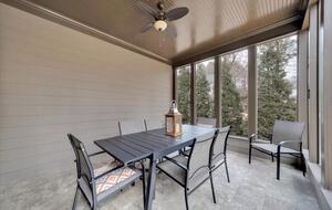 Family-Friendly Waterfront Retreat in Flowery Branch - Flowery Branch, Georgia