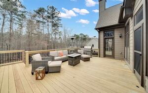 Family-Friendly Waterfront Retreat in Flowery Branch - Flowery Branch, Georgia