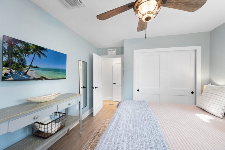 Bright Coastal Cottage on Anna Maria Island - Holmes Beach, Florida