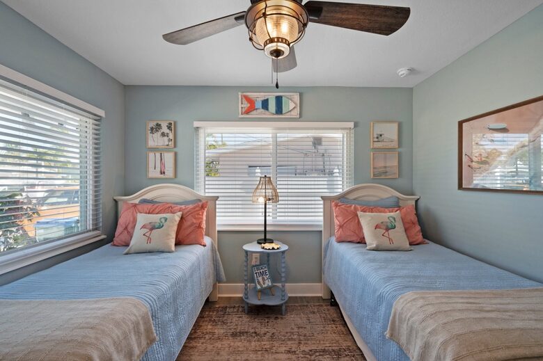 Bright Coastal Cottage on Anna Maria Island - Holmes Beach, Florida