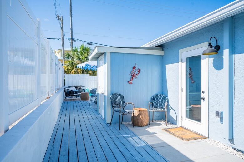 Bright Coastal Cottage on Anna Maria Island - Holmes Beach, Florida