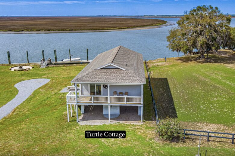 Daufuskie Riverfront Cottage with Private Dock - Daufuskie Island, South Carolina