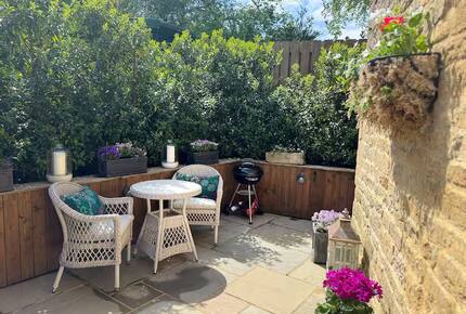 Cotswold cottage with hot tub - Bledington, United Kingdom