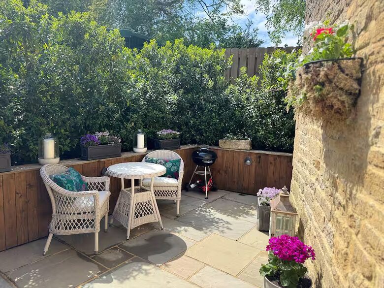 Cotswold cottage with hot tub - Bledington, United Kingdom