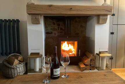 Cotswold cottage with hot tub - Bledington, United Kingdom