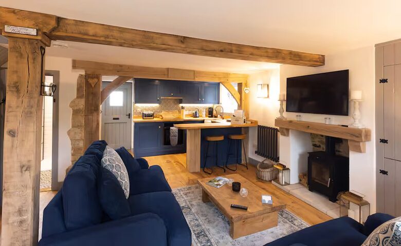 Cotswold cottage with hot tub - Bledington, United Kingdom