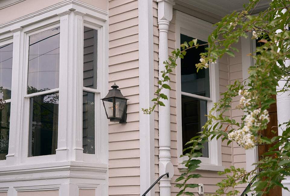 The Juliette | Historic Luxury Residence | 3 bedroom | Upper Residence - Charleston, South Carolina