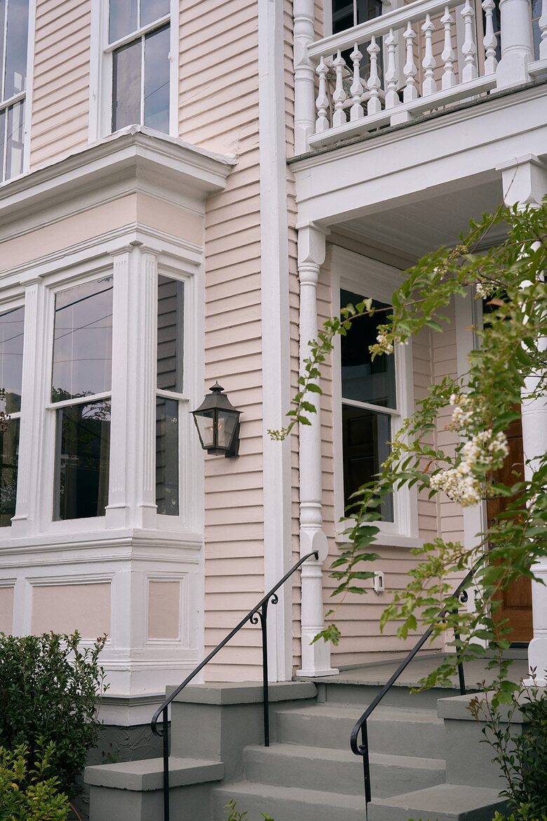The Juliette | Historic Luxury Residence | 3 bedroom | Upper Residence - Charleston, South Carolina